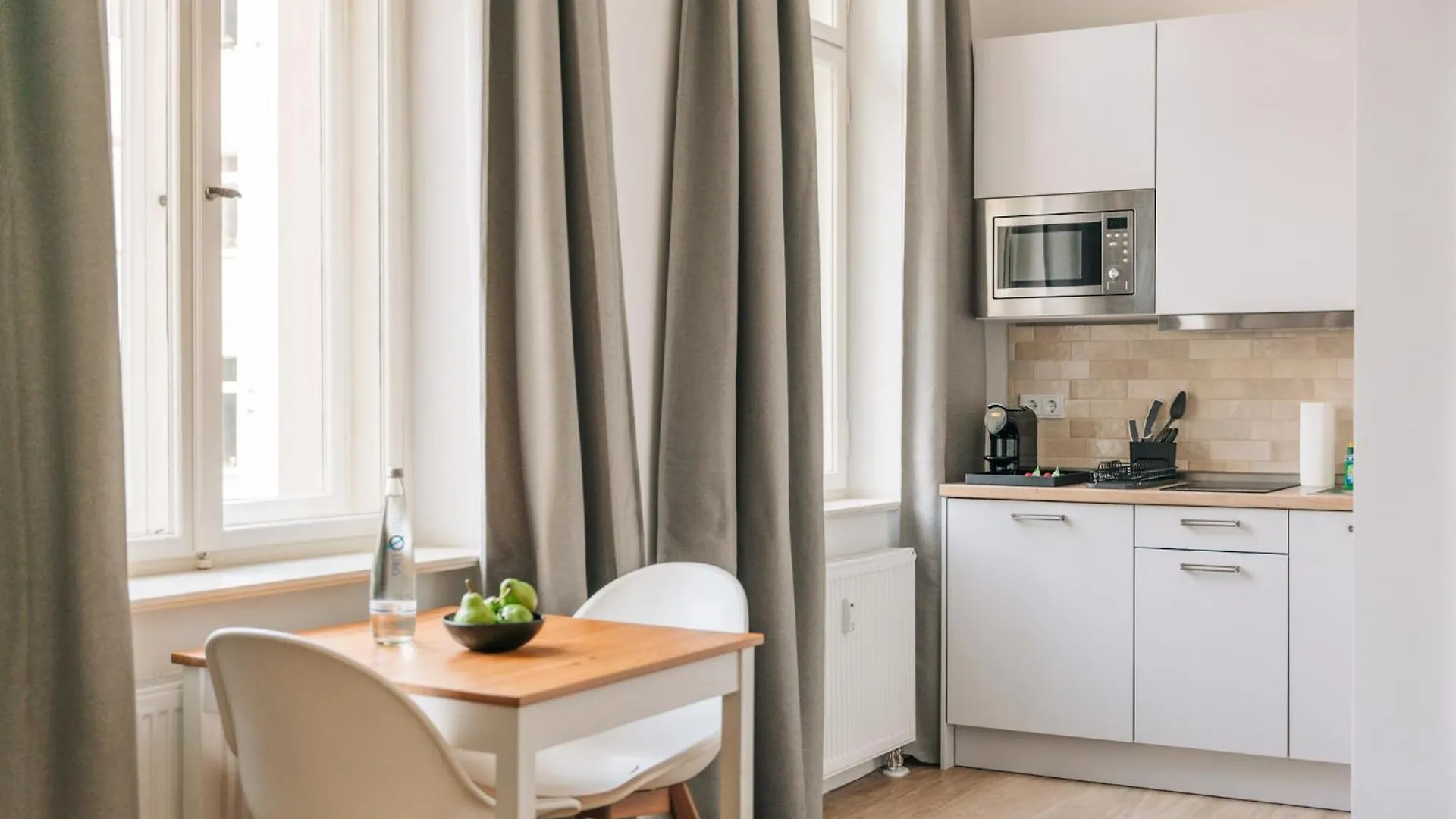 برلين Homaris Apartments Frankfurter Allee 0*,  ألمانيا